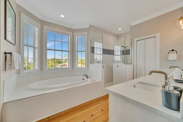 303 58TH STREET, Holmes Beach, FL 34217