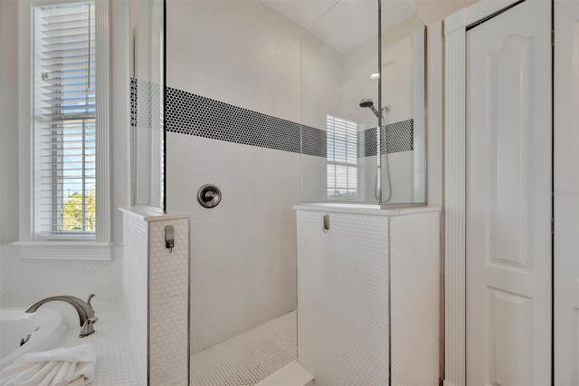 303 58TH STREET, Holmes Beach, FL 34217