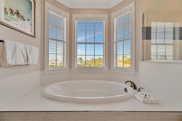 303 58TH STREET, Holmes Beach, FL 34217