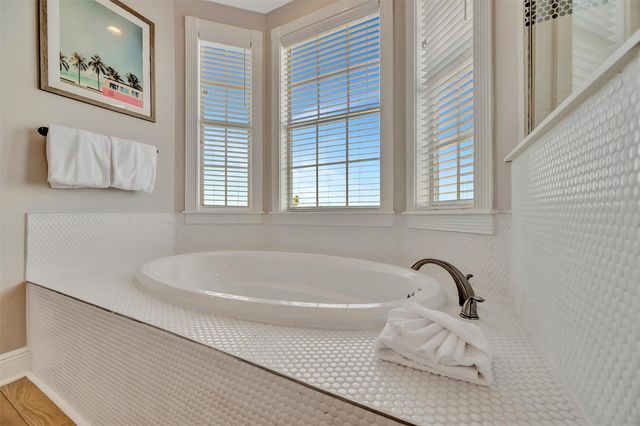 303 58TH STREET, Holmes Beach, FL 34217