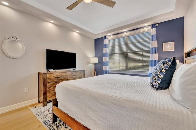 303 58TH STREET, Holmes Beach, FL 34217