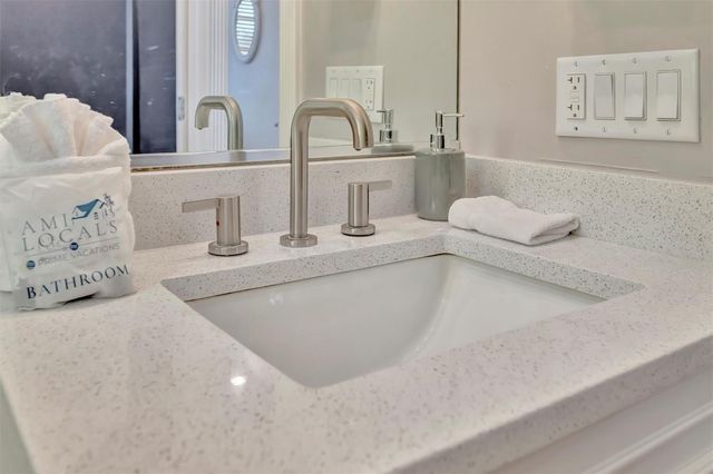 303 58TH STREET, Holmes Beach, FL 34217