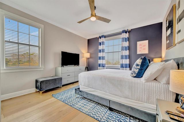 303 58TH STREET, Holmes Beach, FL 34217