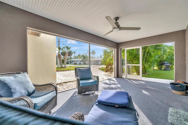 303 58TH STREET, Holmes Beach, FL 34217