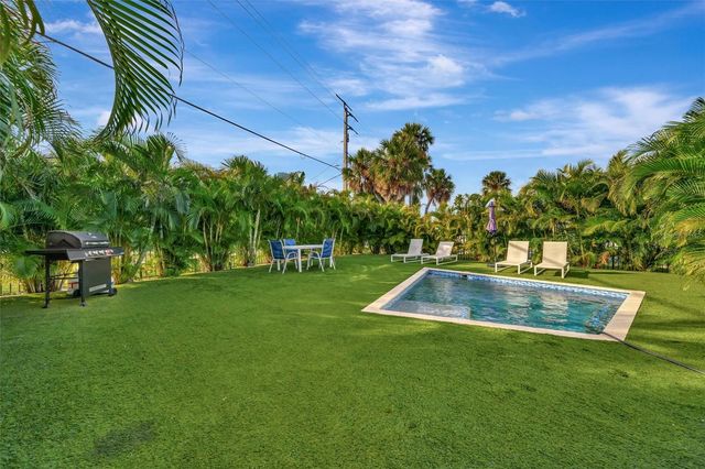 303 58TH STREET, Holmes Beach, FL 34217