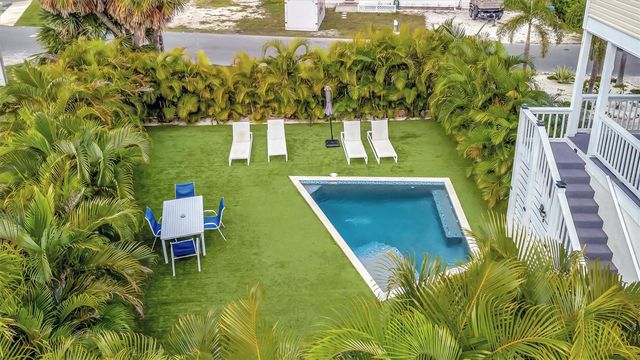 303 58TH STREET, Holmes Beach, FL 34217