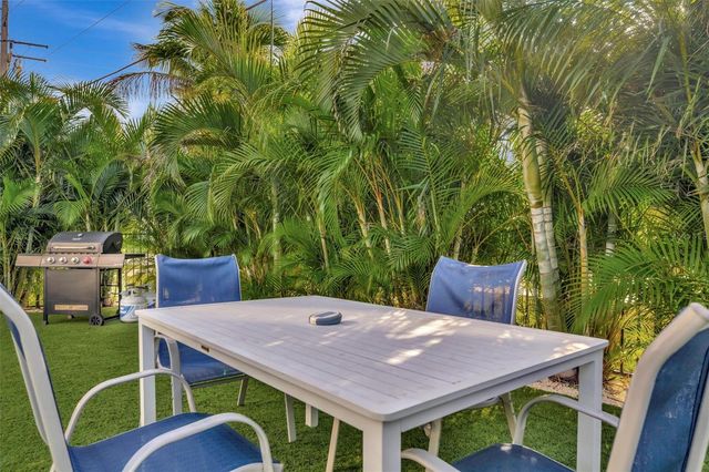 303 58TH STREET, Holmes Beach, FL 34217