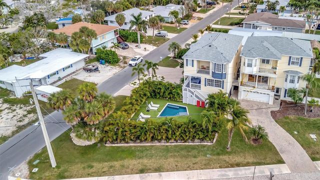 303 58TH STREET, Holmes Beach, FL 34217