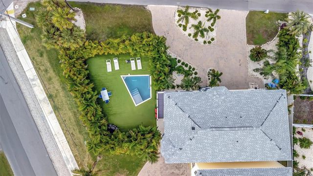 303 58TH STREET, Holmes Beach, FL 34217