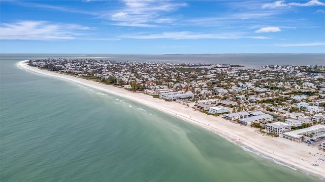 303 58TH STREET, Holmes Beach, FL 34217