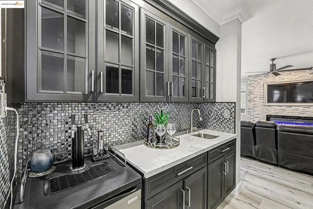 2127 Prestwick Dr, Discovery Bay, CA 94505