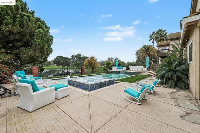 2127 Prestwick Dr, Discovery Bay, CA 94505