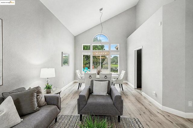 2127 Prestwick Dr, Discovery Bay, CA 94505