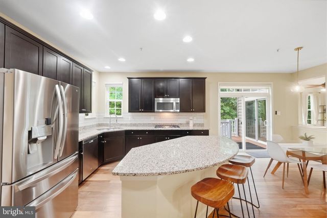 3012 LAKE FOREST DR, Upper Marlboro, MD 20774