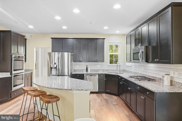 3012 LAKE FOREST DR, Upper Marlboro, MD 20774