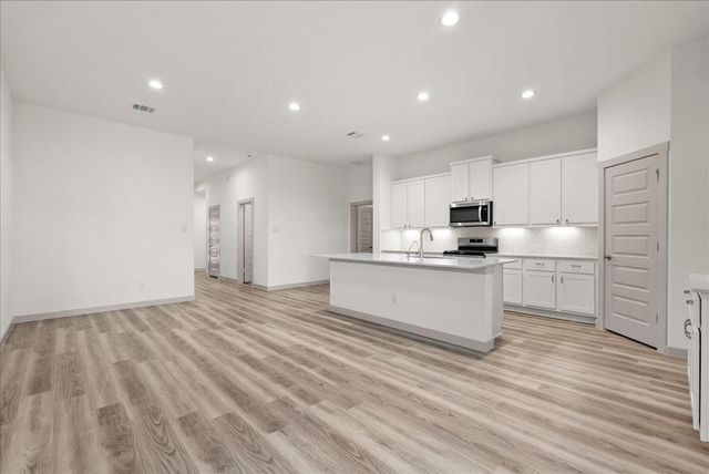 716 Westwood Drive, League City, TX 77573