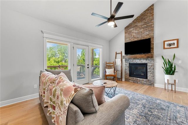 614 Caitlin Court, Excelsior Springs, MO 64024