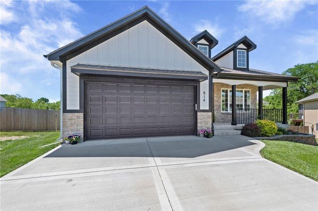 614 Caitlin Court, Excelsior Springs, MO 64024