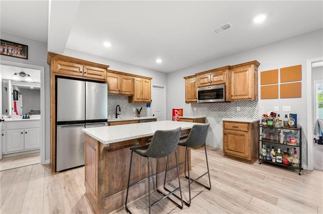 614 Caitlin Court, Excelsior Springs, MO 64024