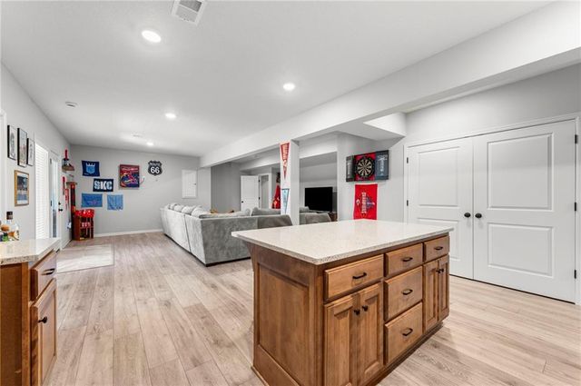 614 Caitlin Court, Excelsior Springs, MO 64024