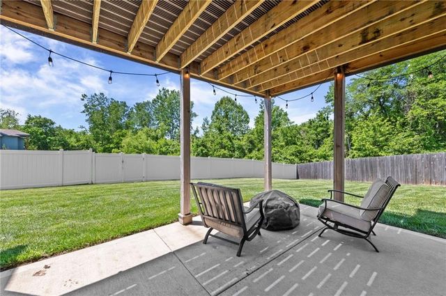614 Caitlin Court, Excelsior Springs, MO 64024