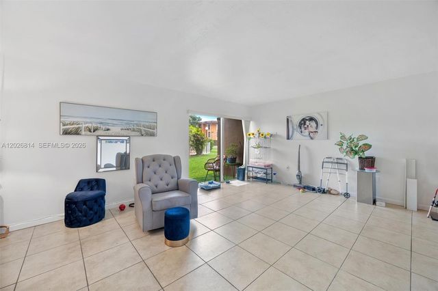 9445 SW 76th St U4, Miami, FL 33173
