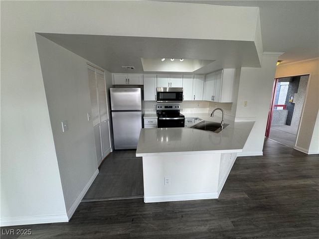 8600 CHARLESTON Boulevard 2149, Las Vegas, NV 89117