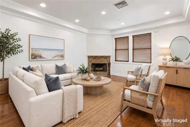 1551 Artesia Boulevard 4, Manhattan Beach, CA 90266