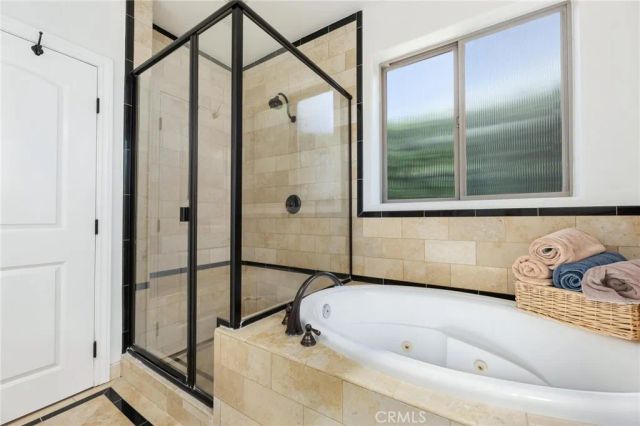 1551 Artesia Boulevard 4, Manhattan Beach, CA 90266