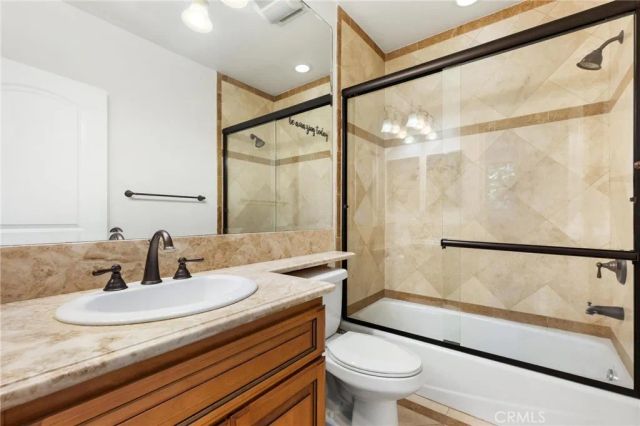 1551 Artesia Boulevard 4, Manhattan Beach, CA 90266