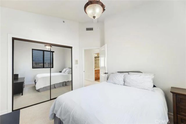 1551 Artesia Boulevard 4, Manhattan Beach, CA 90266