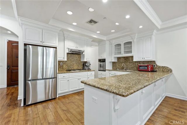 1551 Artesia Boulevard 4, Manhattan Beach, CA 90266