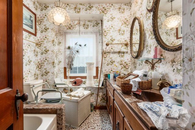 2748 Columbus Avenue, Bexley, OH 43209