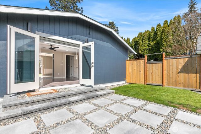 10818 31st Avenue SW, Seattle, WA 98146