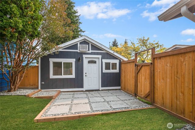 10818 31st Avenue SW, Seattle, WA 98146