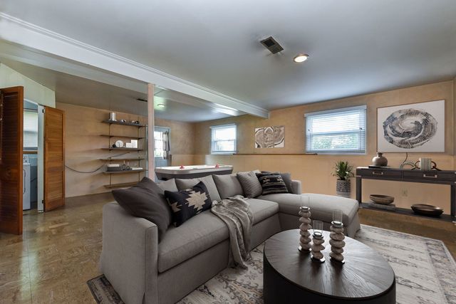535 Illini Drive, Carol Stream, IL 60188