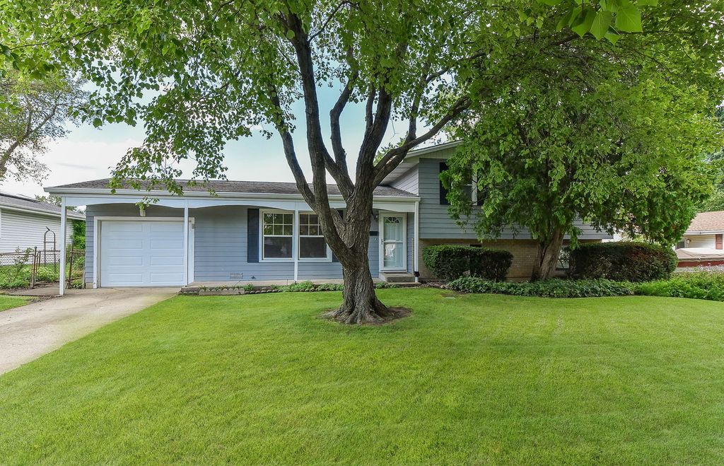 535 Illini Drive, Carol Stream, IL 60188