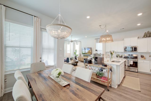 462 Woodgate Way, Summerville, SC 29485