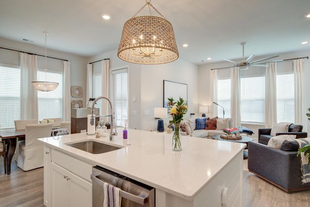 462 Woodgate Way, Summerville, SC 29485