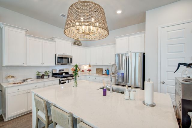 462 Woodgate Way, Summerville, SC 29485