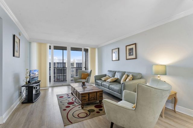 8 N Royal Palm Way 6040, Boca Raton, FL 33432