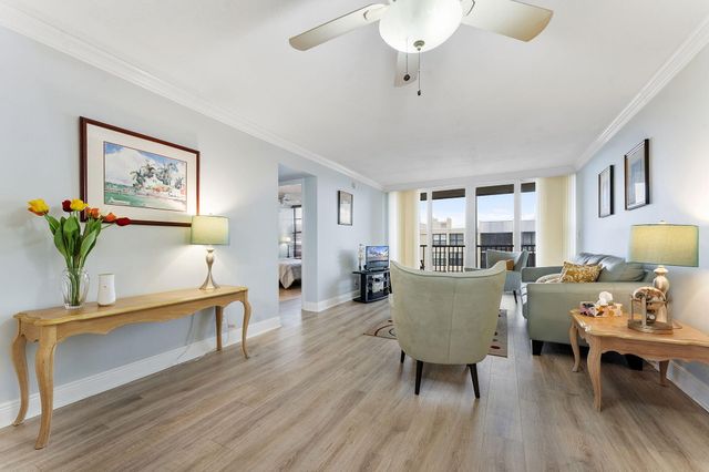 8 N Royal Palm Way 6040, Boca Raton, FL 33432