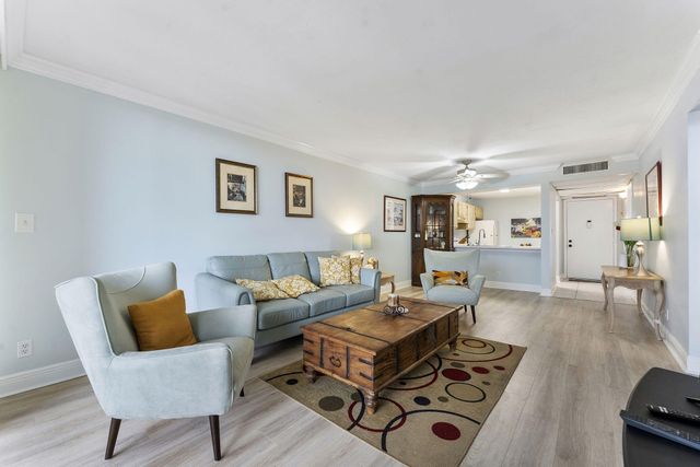 8 N Royal Palm Way 6040, Boca Raton, FL 33432