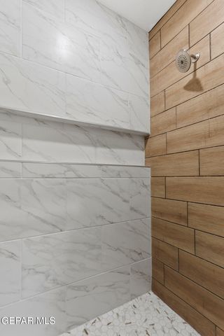 666 E Davi's Greenwood Court E, Vinton, TX 79821