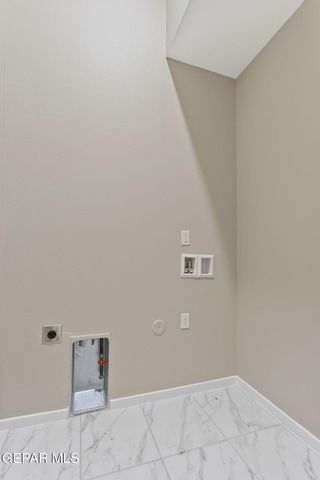 666 E Davi's Greenwood Court E, Vinton, TX 79821