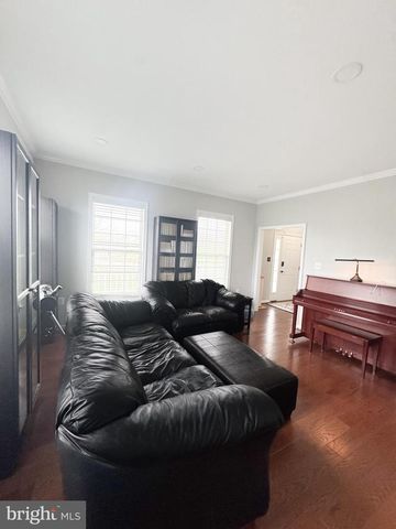 12 COLONEL MILES CT, Harpers Ferry, WV 25425