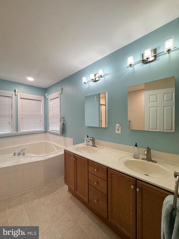 12 COLONEL MILES CT, Harpers Ferry, WV 25425