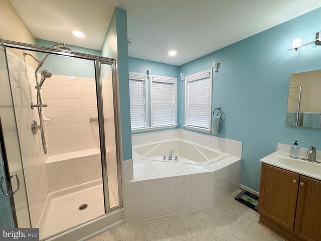 12 COLONEL MILES CT, Harpers Ferry, WV 25425