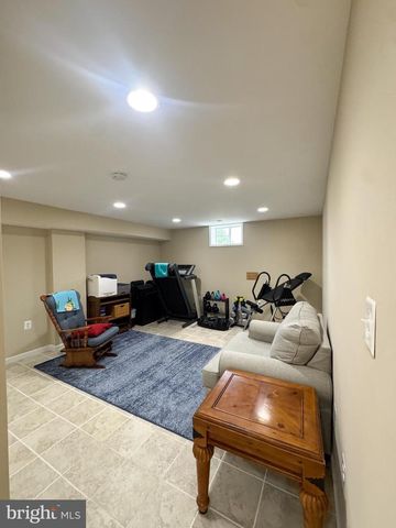 12 COLONEL MILES CT, Harpers Ferry, WV 25425