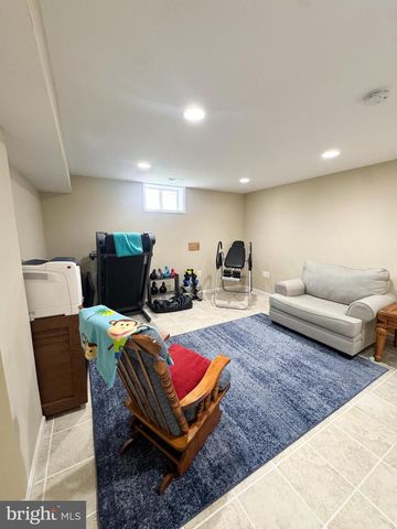 12 COLONEL MILES CT, Harpers Ferry, WV 25425